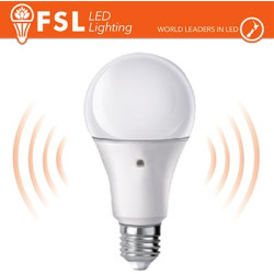Lampada LED con Doppio Sensore Crepuscolare 9W 4000K